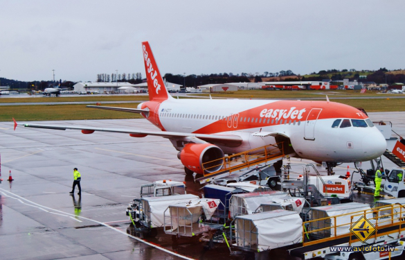 Airbus A320-214